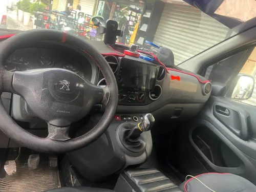 Peugeot B9 2013 