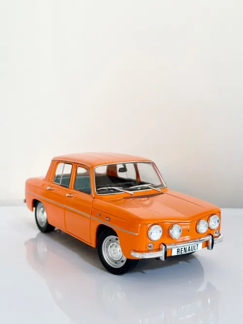Voiture miniature Renault 8 TS 1/18 Solido sous emballage 