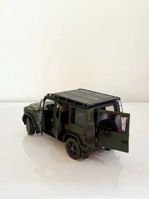 Mercedes Classe G miniature 1/18 Norev sous emballage