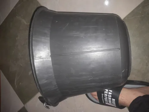 Seau caoutchouc souple 13litres رقيق