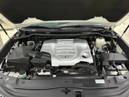Toyota Land Cruiser  2021 V8 Vxr grand touring S