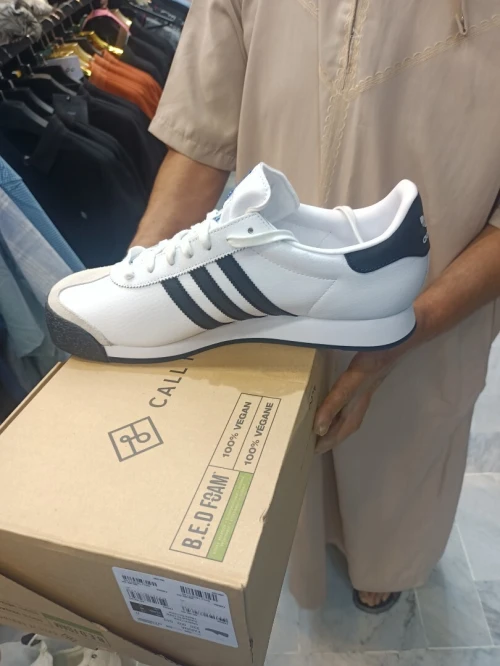 حذاء رياضي
