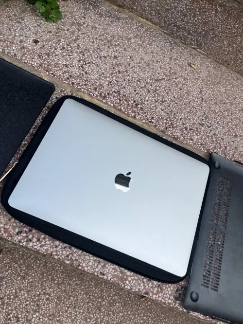 MacBook M2 2022