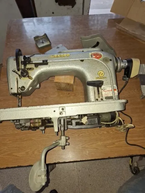 machine a coudre industriel durcopp adller double entrinment avec moteur 380v