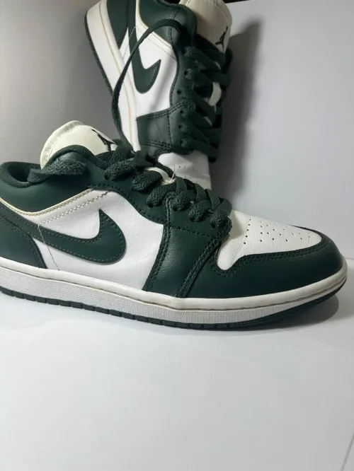  Nike Jordan 1 low original avec sa boîte 