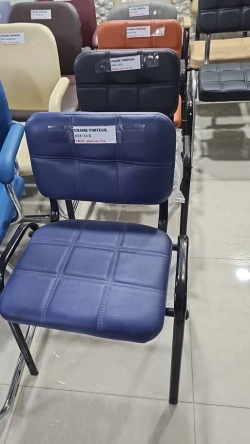 LES CHAISES