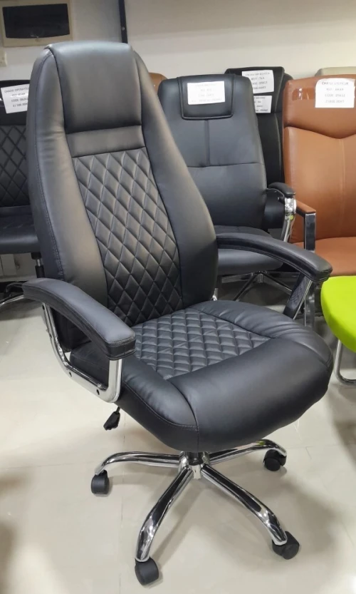 LES CHAISES