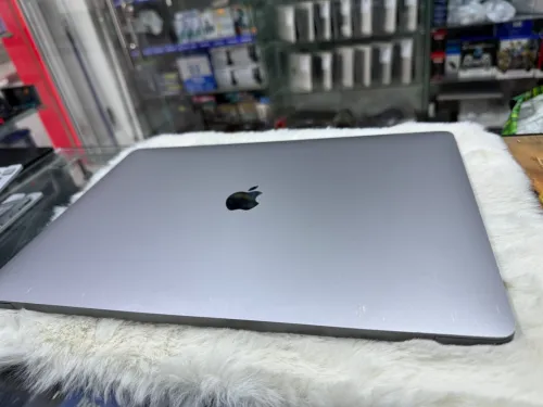 MacBook Pro 2019 16p i9 16G 1000G SSD