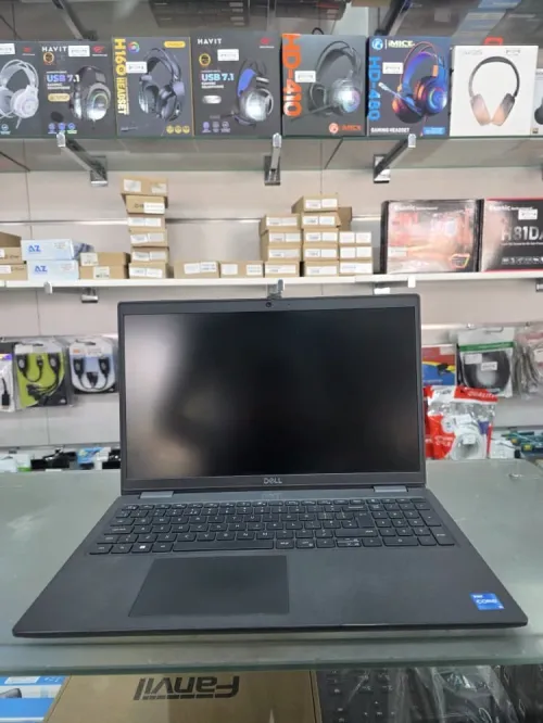 Laptope DELL Latitude 3520