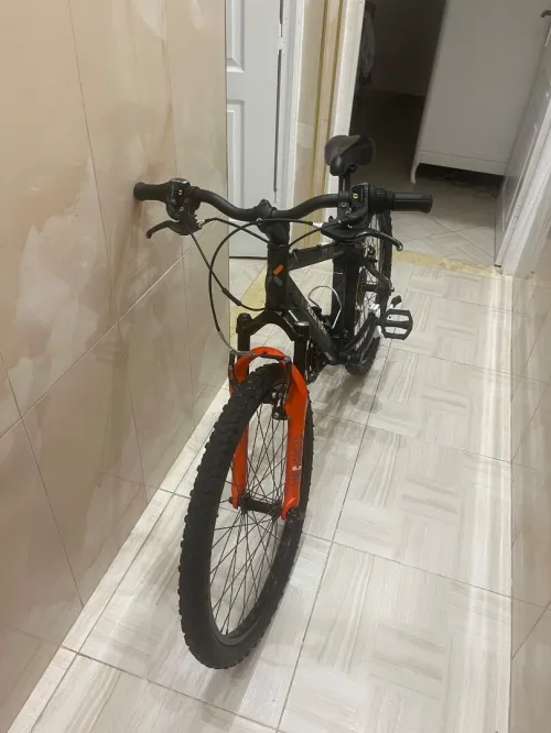 Vélo between 24