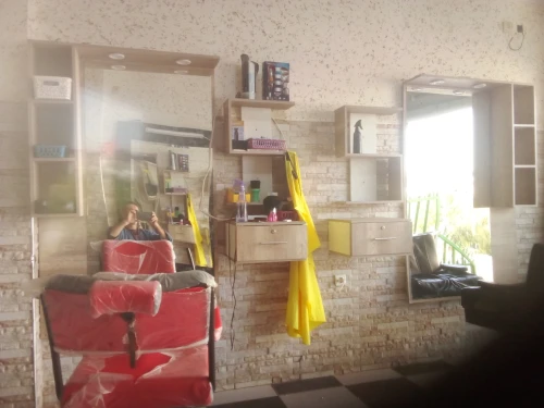 2 poste de coiffure