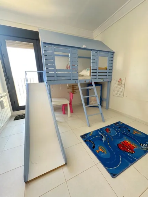 Lit enfant en très bon état à vendre