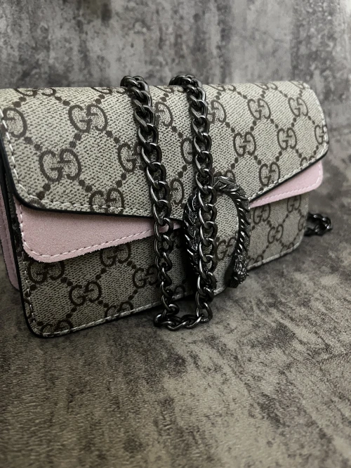 Sac pochette de luxe