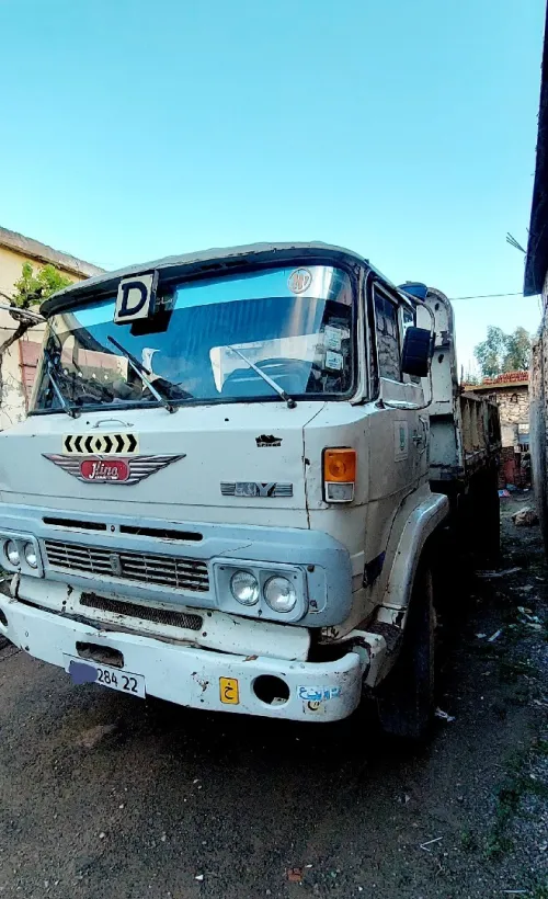 Hino Benne 1984