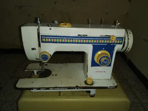 Machine a coudre ماكنة خياطة