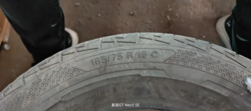 pneu 185-75-16c