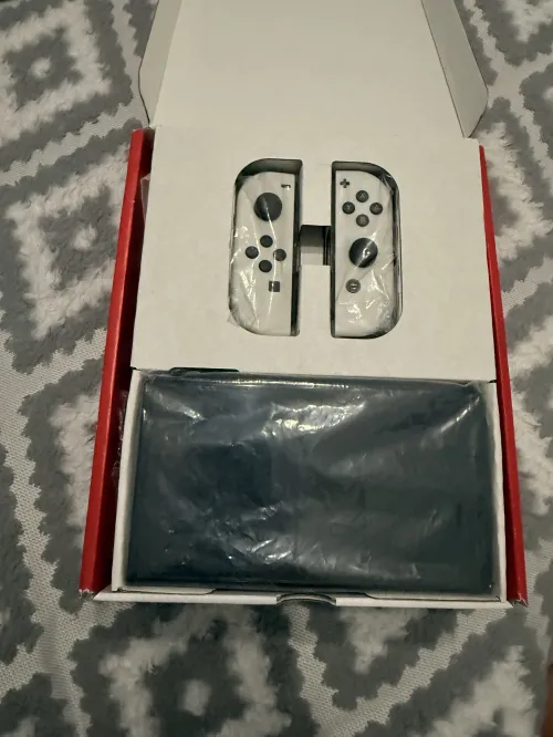 Nintendo Switch Oled + protection écran Non flashé