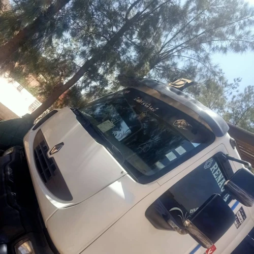 Camion Renault 220 2010