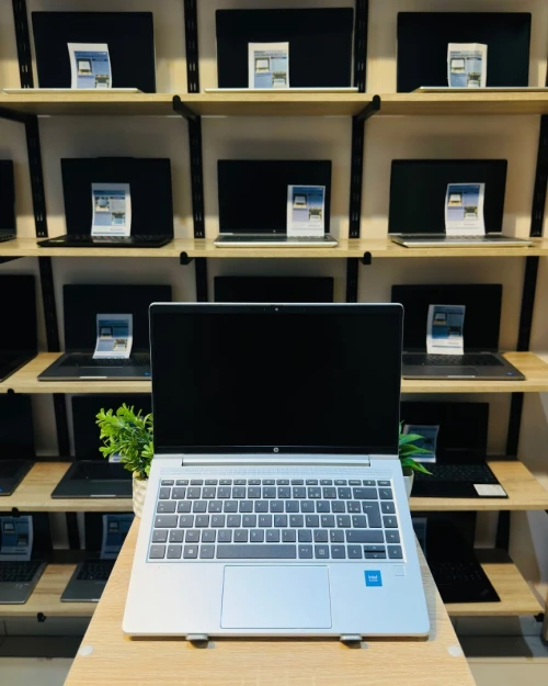 HP ProBook 440 G10    Intel U300  16/256