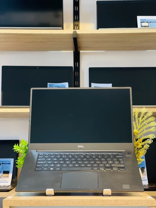 [VENDU] Dell Precision 5530 P56F i9-8950HK 16/256 Quadro p2000 4GB