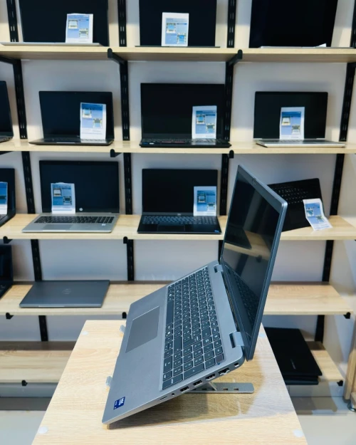 [VENDU] DELL Latitude 5550  Ultra 5-135U 16/256/1T  Cycle 8