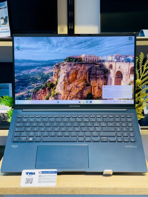 [VENDU] ASUS ZenBook 15 UM3504DA R7-7735U 16/512 120hz oled