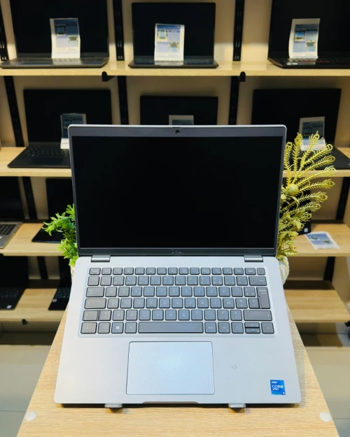 DELL Latitude 5420    i5-1145G7    16/256