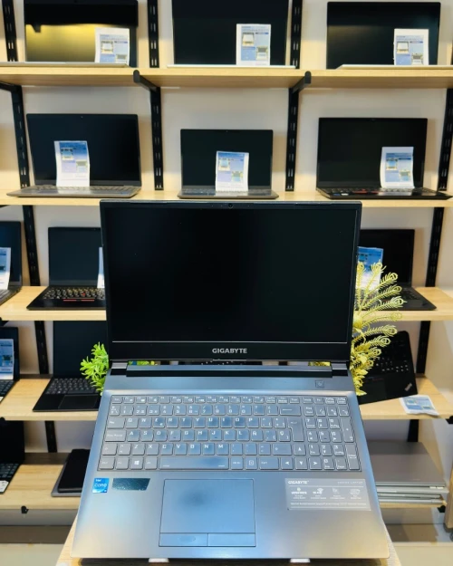 GIGABYTE G5 MD    I5-11400H  16/512  RTX 3050 TI 4GB  144hz