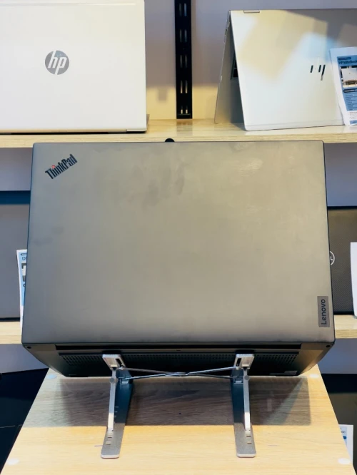 [VENDU] Lenovo ThinkPad P1 Gen 6   I7-13700H  32/1T  RTX A2000