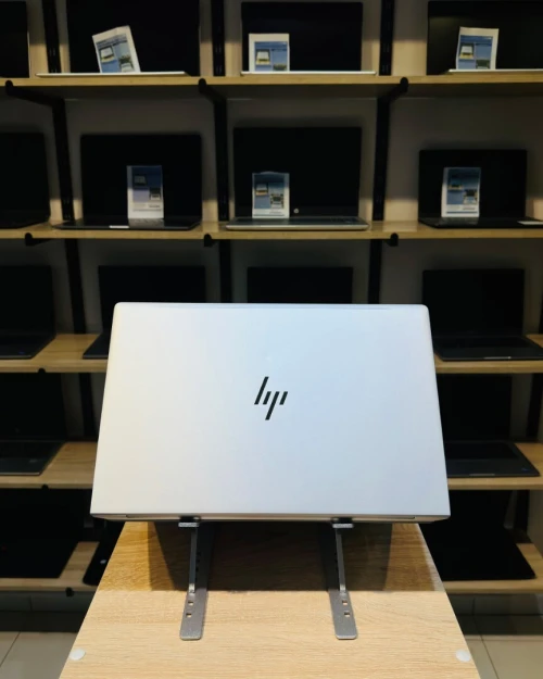 HP EliteBook 650 G10     i5-1345U  16/256