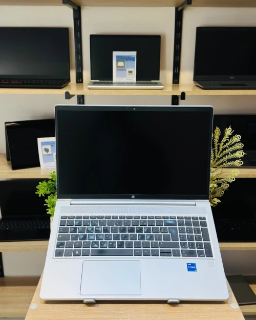 HP ProBook 450 G8  I5-1135G7 8/256