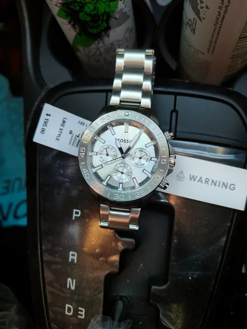 Un montre homme original la marque fossil habta mel Marikan Haja n9eya