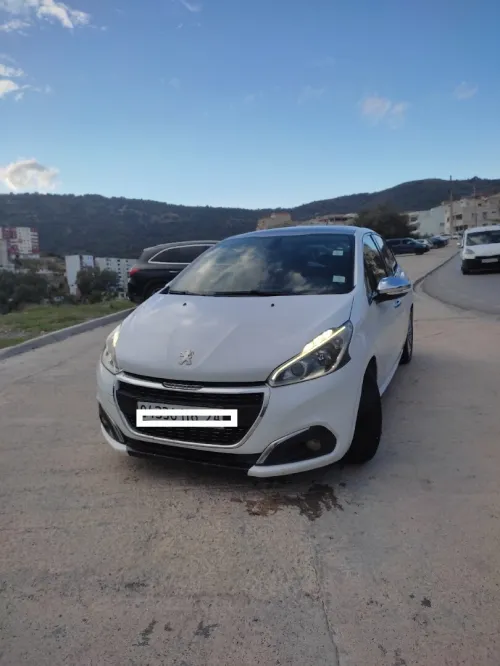 Peugeot 208 2016 Allure Facelift