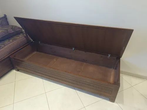 Banquettes en hêtre avec coffre