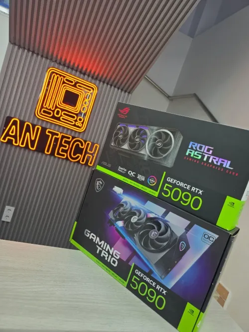ASUS ROG ASTRAL GEFORCE RTX 5090 OC - 32GO GDDR7 8K - DLSS 4 - FRAME GENERATION IA - RGB - BLACK
