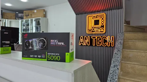 ASUS ROG ASTRAL GEFORCE RTX 5090 OC - 32GO GDDR7 8K - DLSS 4 - FRAME GENERATION IA - RGB - BLACK