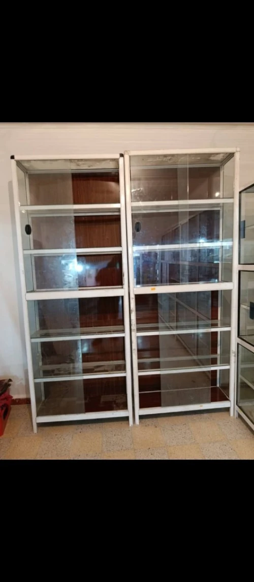 Étagère murale vitrine en aluminium