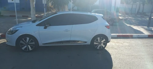 Renault Clio 4 2014 Seventeen