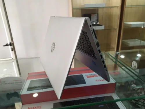 HP Probook 640 i5 8eme 8/256 SSD HD Magasin
