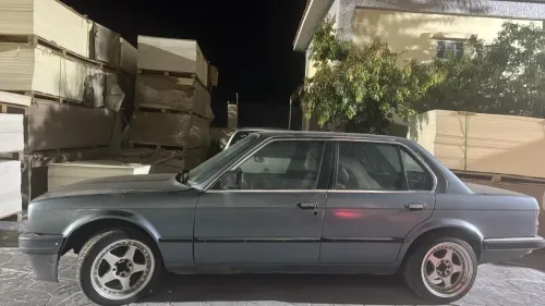 BMW E30 1986 