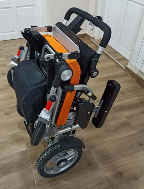 Vend en lot au revendeurs Vélo - trotinettes et fauteuil roulant
