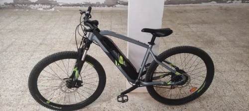 Vend en lot au revendeurs Vélo - trotinettes et fauteuil roulant