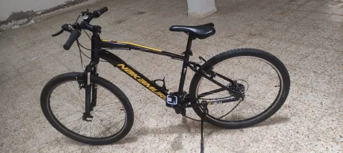 Vend en lot au revendeurs Vélo - trotinettes et fauteuil roulant