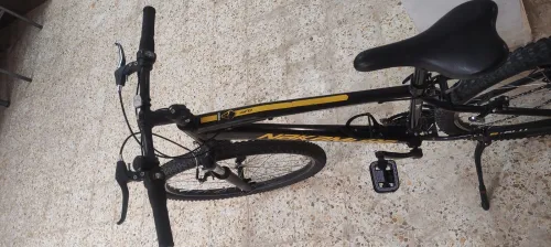Vend en lot au revendeurs Vélo - trotinettes et fauteuil roulant