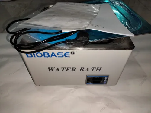 À Vendre : Bain-Marie BIOBASE (très peu servit)