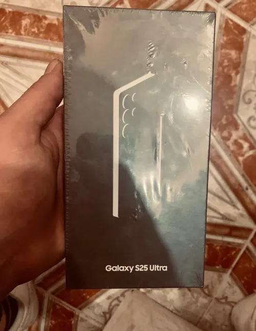 Galaxy S25 Ultra 256GB/12GB RAM - Neuf Sous Emballage (بضاعة أصلية) (Version Internationale Dual SIM)