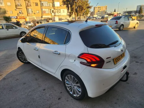 Peugeot 208 2016 Access Facelift