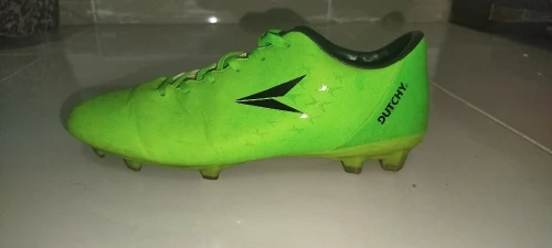 Soulier à crampons 44 original promo