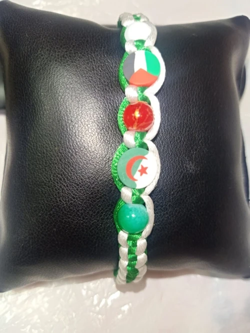 Bracelets / أساور