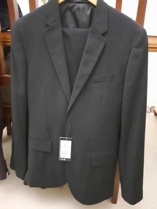 Vente de vetements neufs venus du canada